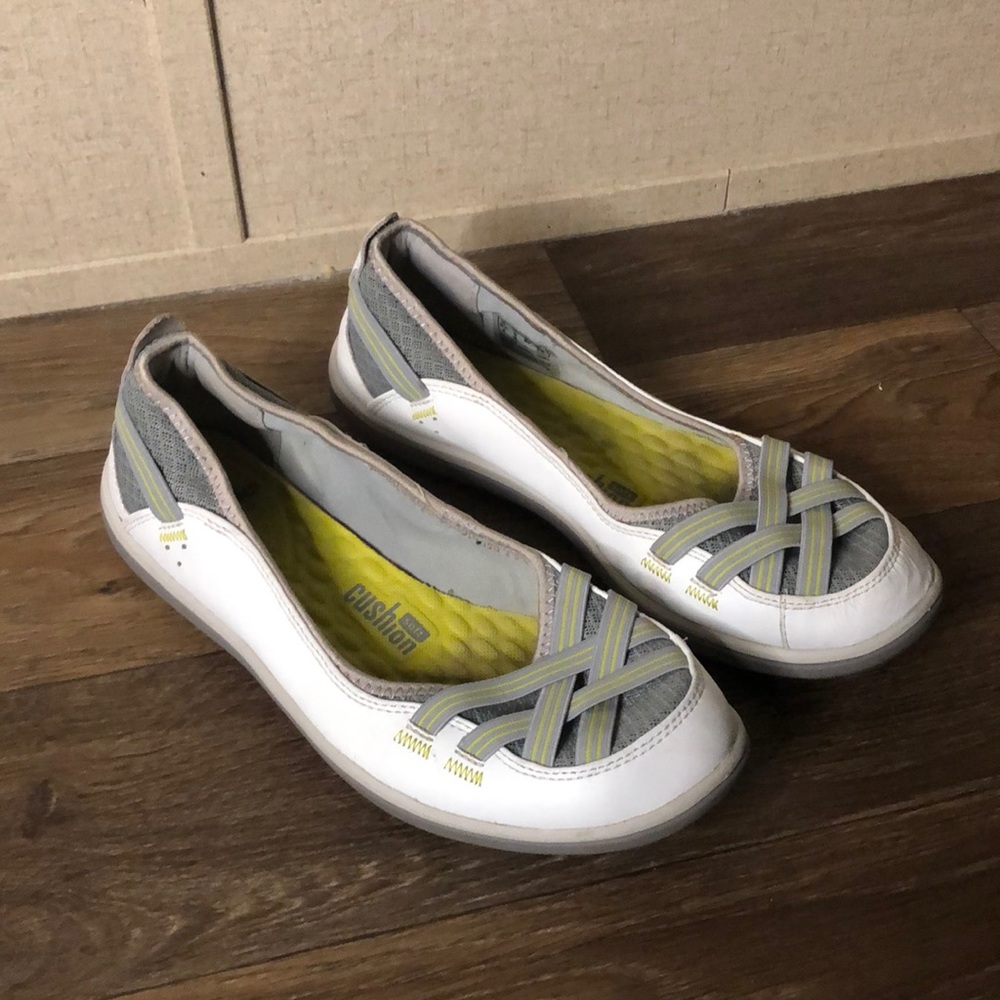 Clarks slide one flat shoes soft cushion insoles size 9 grey white